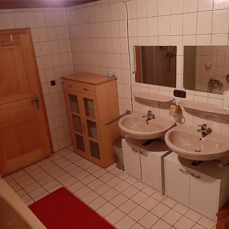 아파트 Piller